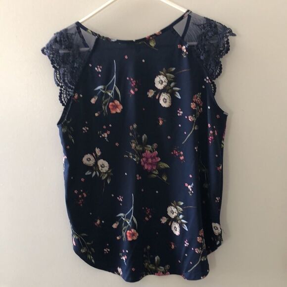 Moa Moa Floral Top size L Navy gently used - Picture 2 of 5
